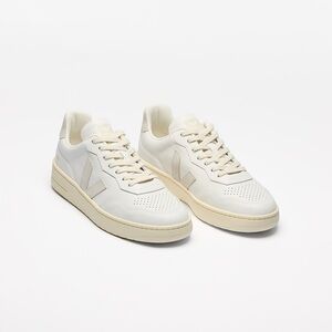 Veja V-90 Sneaker Women’s Size 9